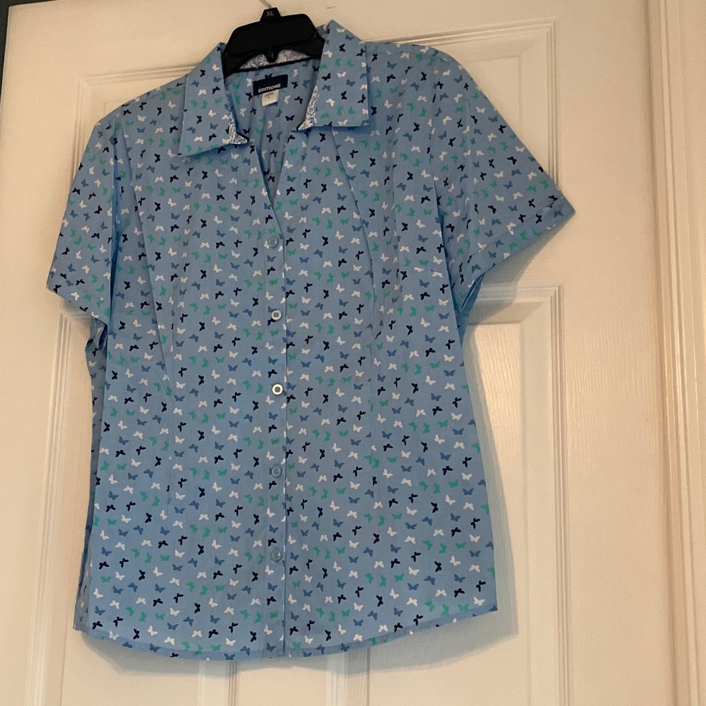 size XL, bust up to 44β inches, new condition, butterfly π¦ button down - Picture 7 of 14
